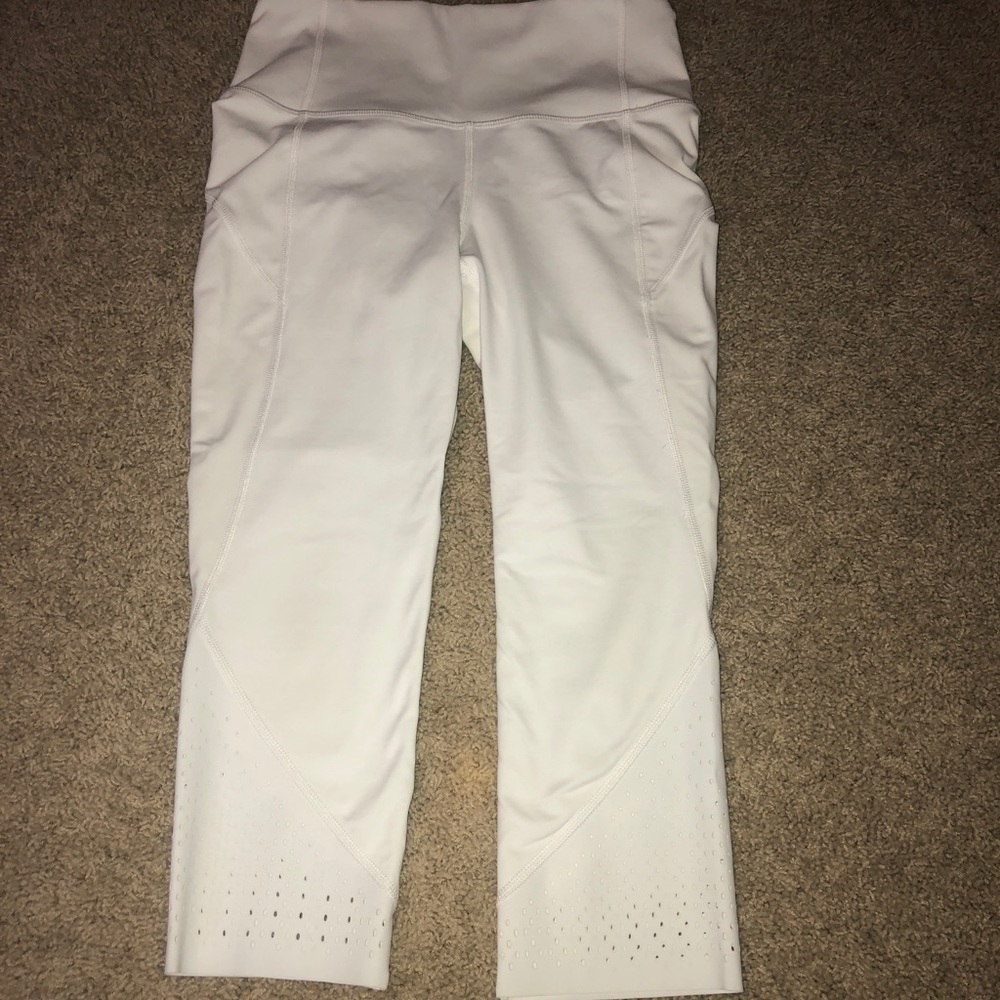 LULULEMON white cropped leggings